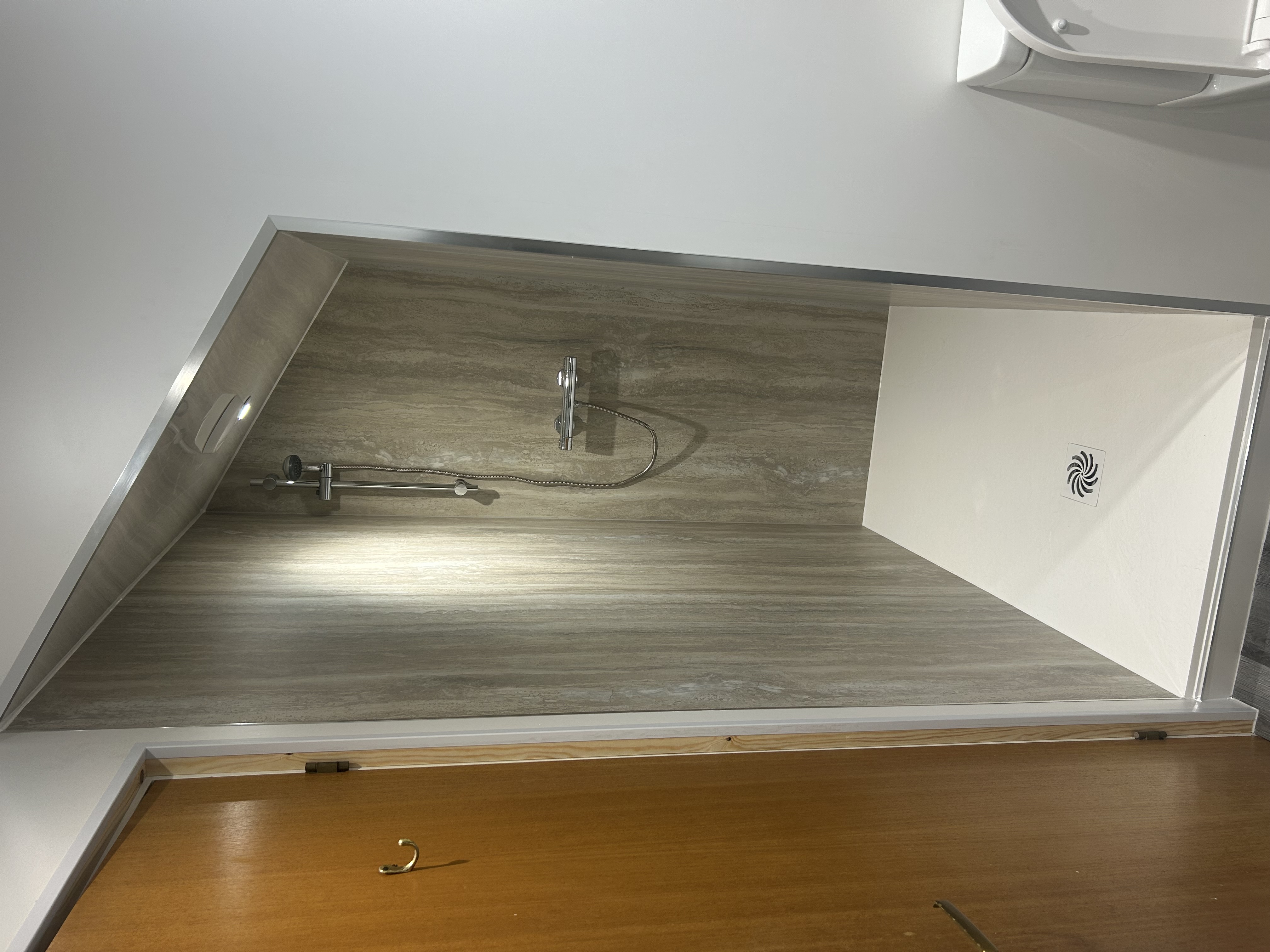 Bathroom - IdealBathrooms.im project image